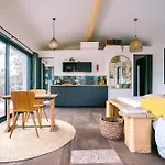 بيت للعطل Domaine La Grande Oasis *